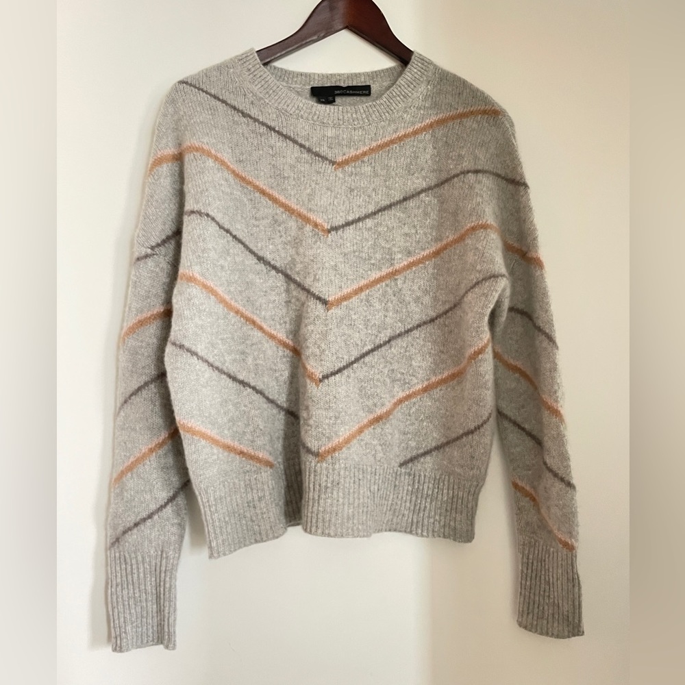 360 Cashmere crew neck sweater size xs